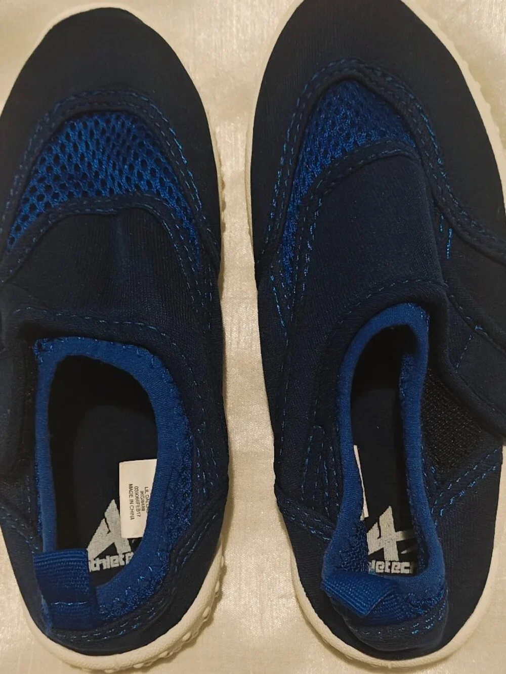 Athletech brand toddler water shoes size 9-10 months blue